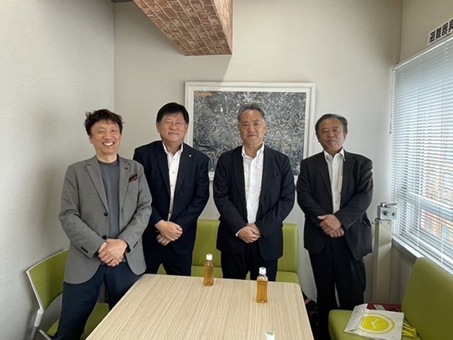 毎日メディアサービス山口の皆さんとの写真