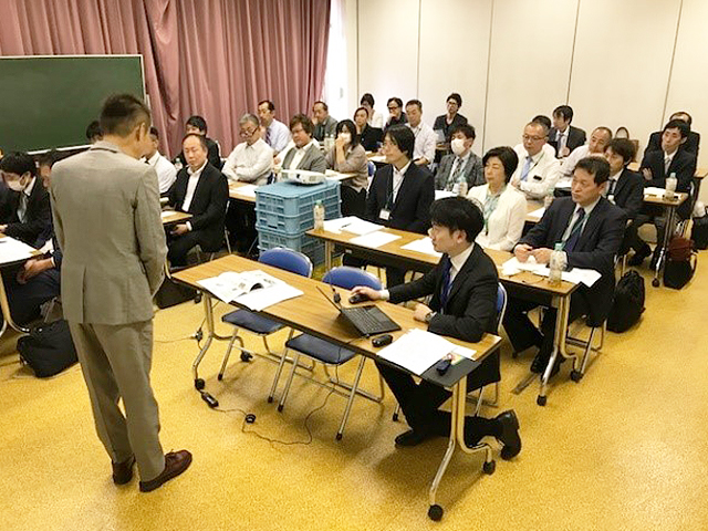 小平広告さんでの勉強会の様子