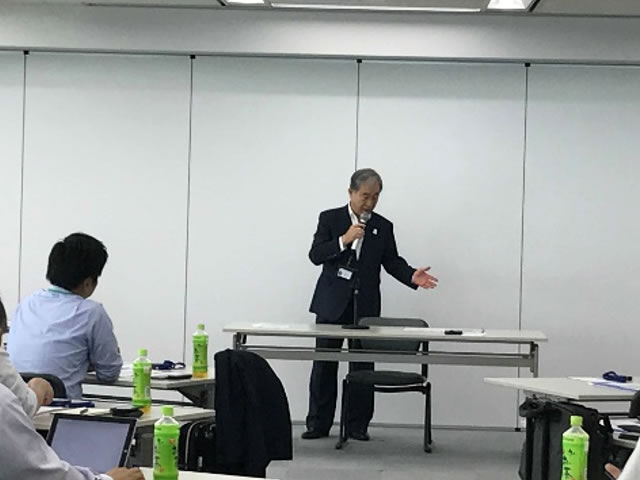 鎌田会長の講義の様子